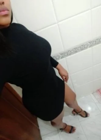 Laura Muniz — 4 / 5