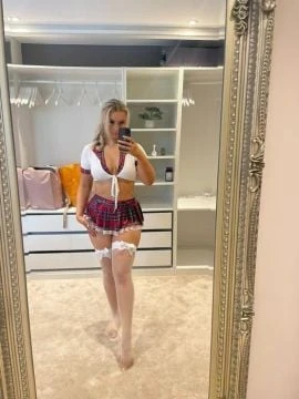 Lizzy — 4 / 5