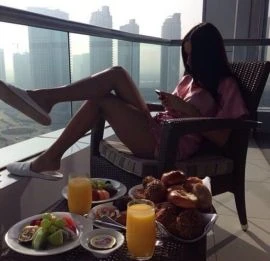 Melanie — 2 / 7