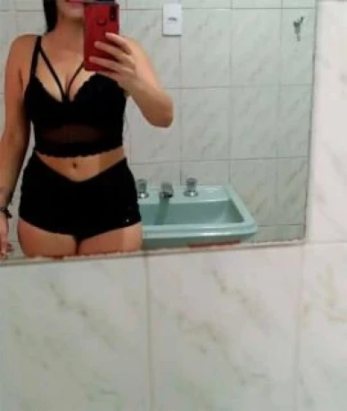 Érika Petrovic — 3 / 8