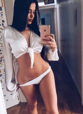 Denisse — 4 / 5