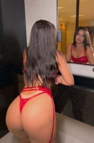 Lívia Soares — 5 / 9