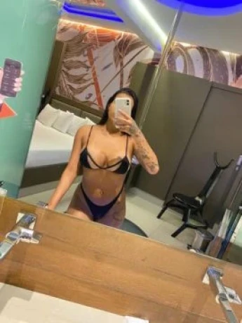 Letícia Ribeiro — 8 / 9