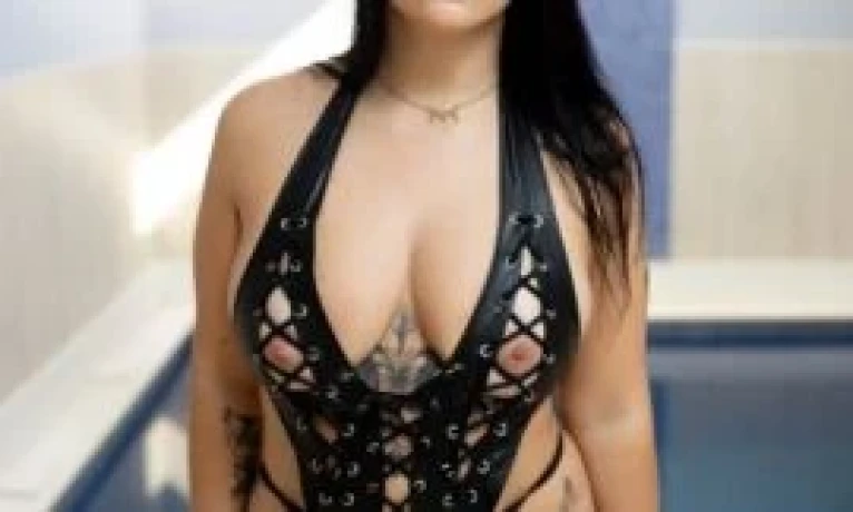 Rafaella Marins — 1 / 6