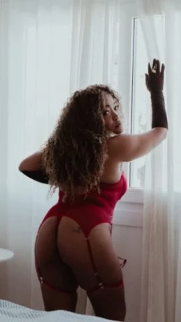 Isadora Menezes — 8 / 9