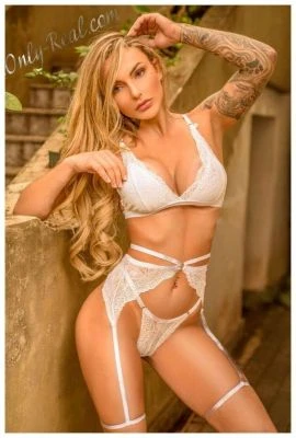 Hot Brazilian Jessic — 2 / 9