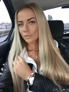 Angela very sexy — 5 / 7
