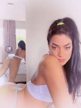 Ingrid Mendes — 2 / 9