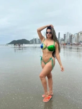 Karen Prado — 3 / 5