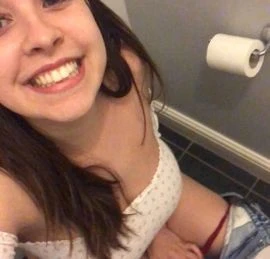 Chloé — 4 / 9