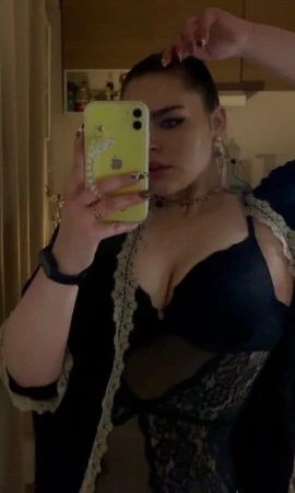 Adele — 8 / 9