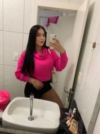 Laura Ferrari — 6 / 7