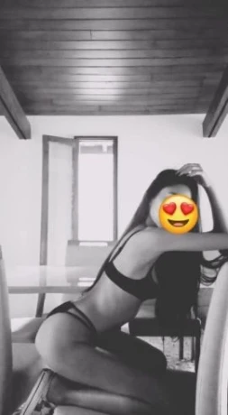 Mirella Caccini — 1 / 8