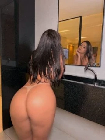Lívia Soares — 3 / 9
