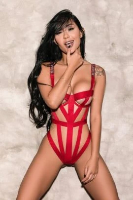 Mia, Escort, London