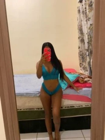 Melissa Alves — 4 / 5