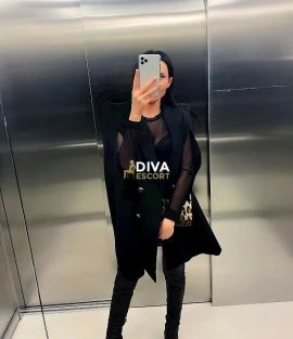 Lola — 4 / 5