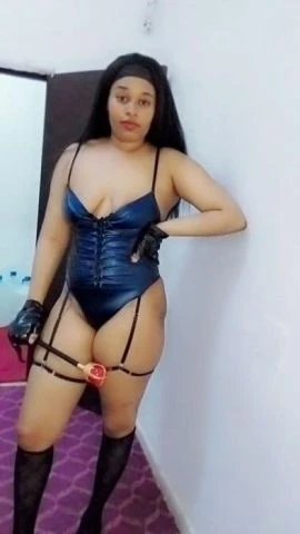 Mistress Linnah — 2 / 4
