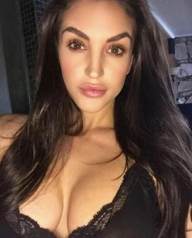 Laura — 2 / 9