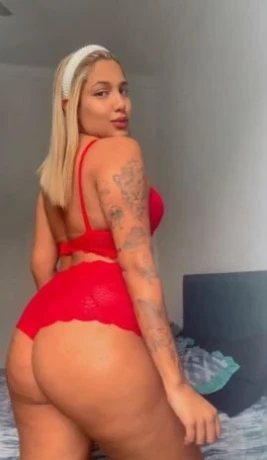 Victória Gomes — 7 / 9