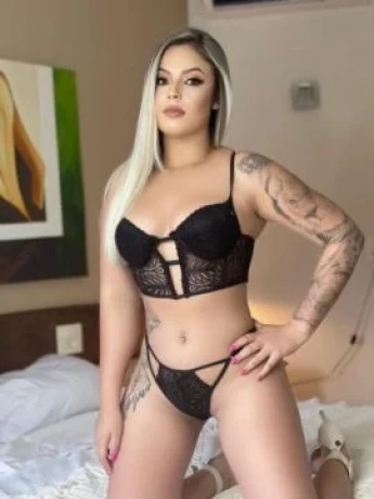 Bruna Araújo — 4 / 5