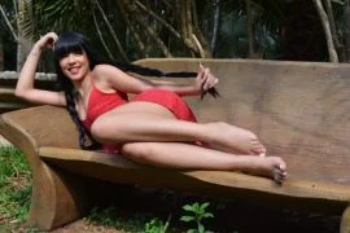 Yasmin Bellucio — 7 / 9