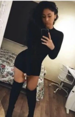 Brunette Sexy — 2 / 5