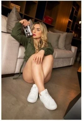 Female Escort — 8 / 9