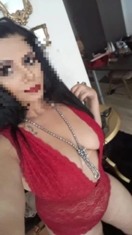 Laura Villar — 6 / 9