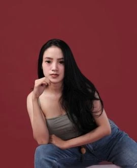 Ariana — 7 / 9