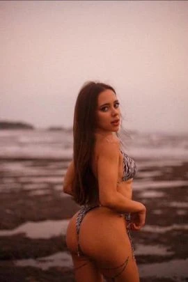 Angelina — 5 / 7