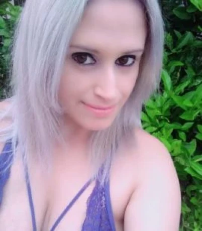 Julia Lima — 4 / 5