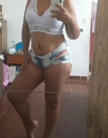 Samantha Souzaa — 3 / 5