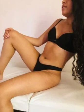 Alyssa Sierra — 4 / 5