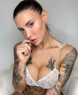 Francesca — 5 / 9
