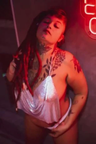 Maya Vasques — 4 / 5