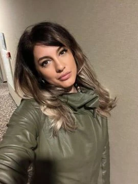 Adrianna — 8 / 9