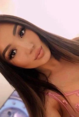 Lia Sun, Escort, Paris