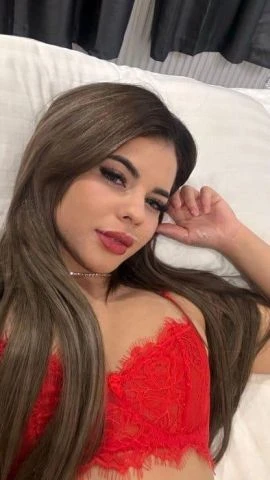 Laura — 5 / 7