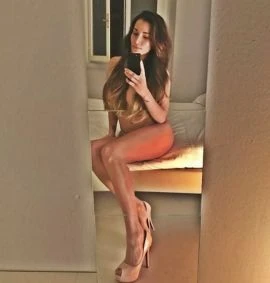 Angelina — 8 / 9