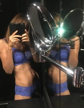 Zinna Eve, Escort, Paris