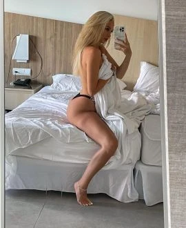 Clara — 3 / 9