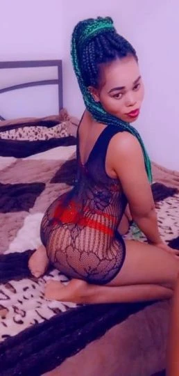 Queen, Escort, Riyadh