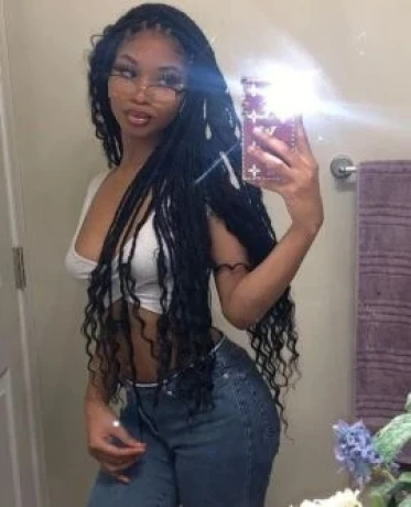 Ludmila Bueno — 4 / 9