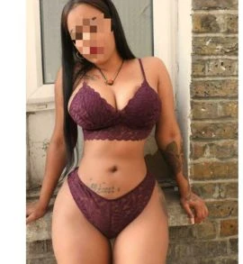 Female Escort — 3 / 8