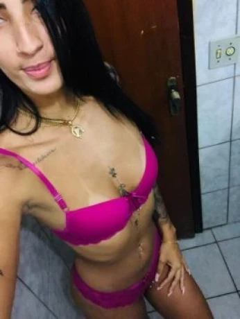 Renata Andrade — 5 / 9
