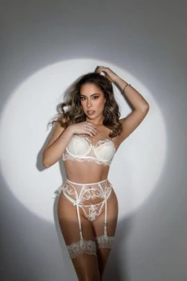 Julia — 6 / 9