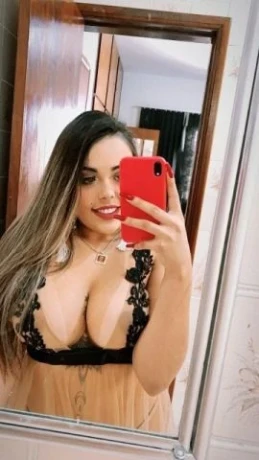 Clara Mendes — 4 / 5