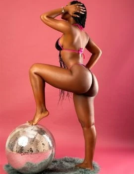 Beatriz Fernandes — 6 / 9