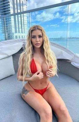 DANIELLE — 1 / 9